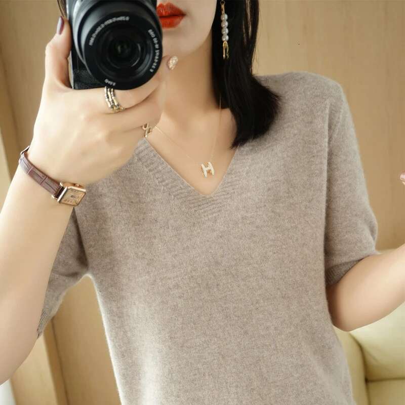 Spring Autumn New Fashion Cashmere Sweater Women Knitted Short Sleeve Pullover Solid Color Loose V-Neck Korean Version Tops