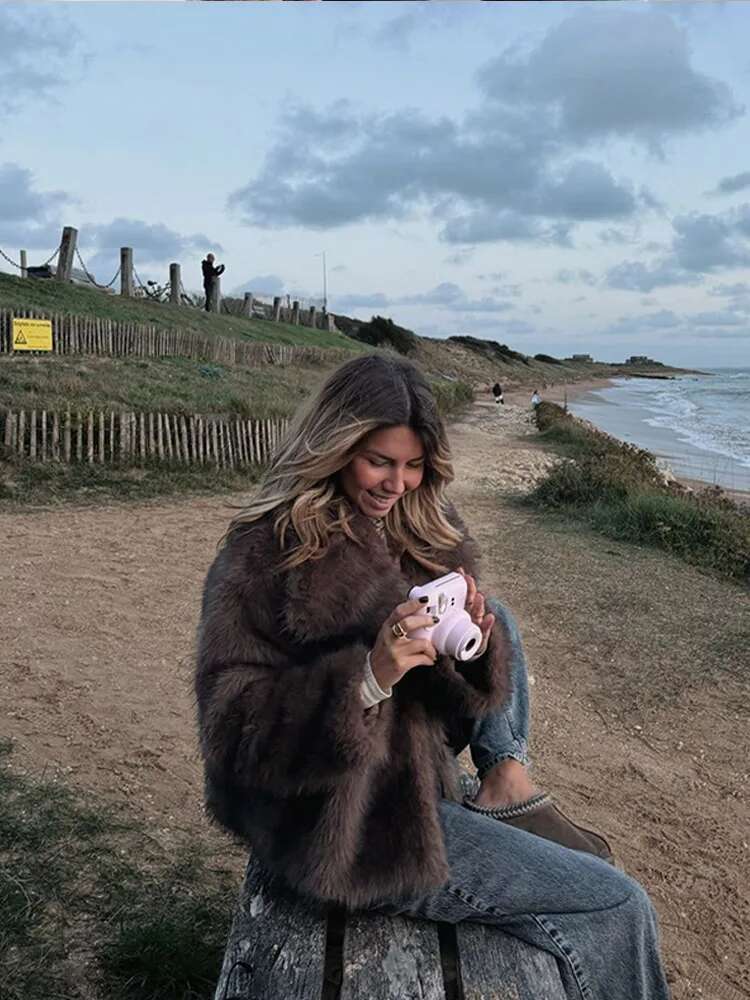 Winter Woman Solid Color Warm Faux Fur Coat Vintage Lapel Collar Long Sleeves Loose Lady Jacket New Female High Street Outerwear