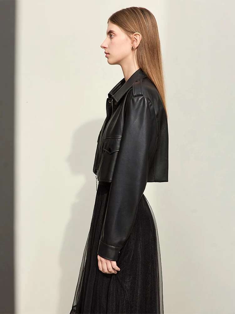 AMII Minimalism Women's Leather Jacket 2024 Spring New Valiant Retro Small Broad Shoulders Short Section Coat Female 12451033