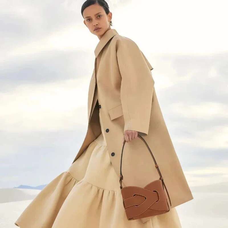 France 2025 New Niche High Appearance Level High-Grade Light Underarm Bags Leather Handbag Simple Woven Bag Woman Package
