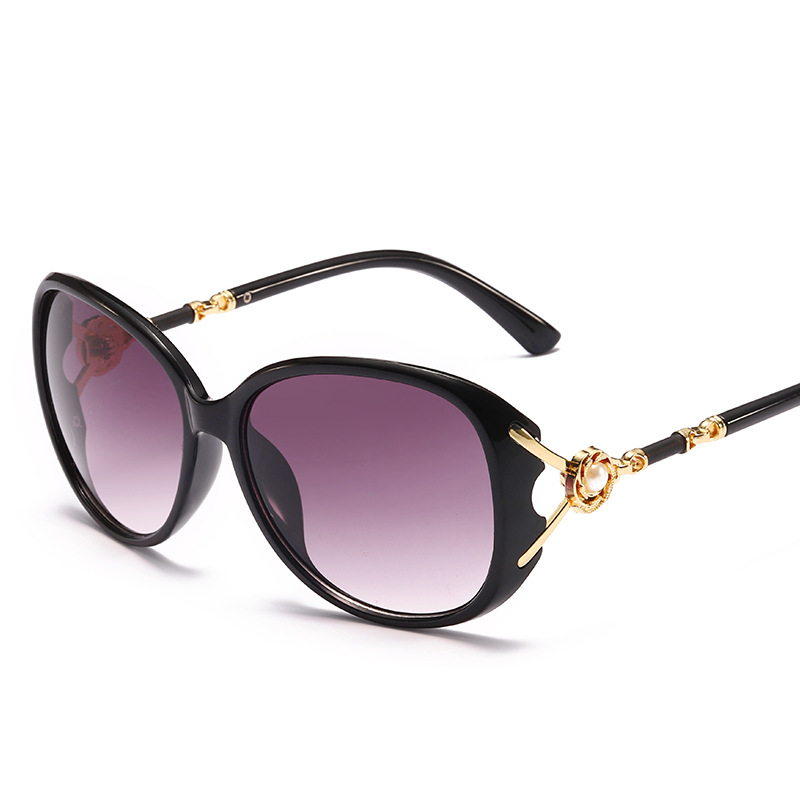 Wholesale new women's fashion sunglasses elegant frame fashionable pearl glass sunglasses 2025