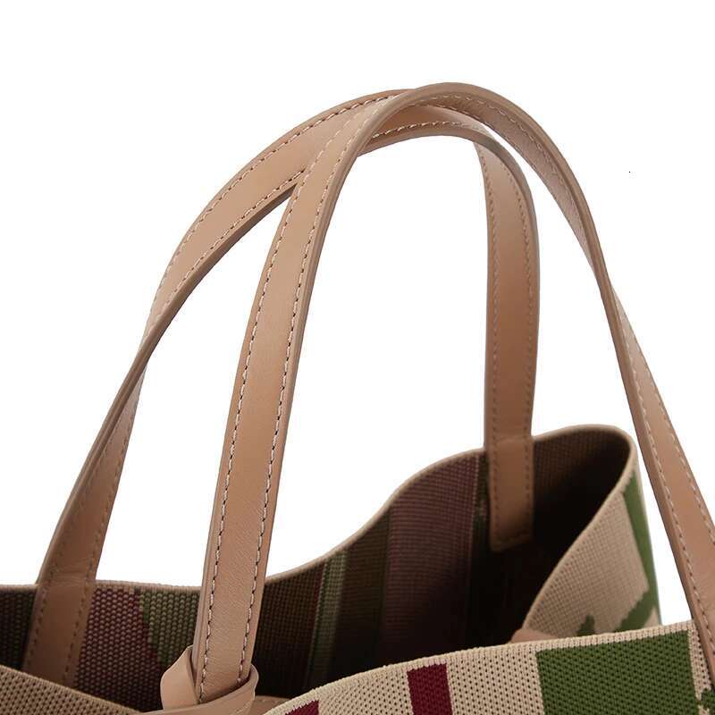 Fashionable Retro Design New Women's Business Office Vacation Travel Large Capacity Handbag