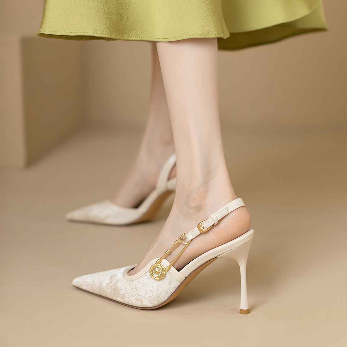Women Sandals High Heel Fashion Design Sense Pointed Toe NEW hot Triple Black Beige Sier Pink Free shipping