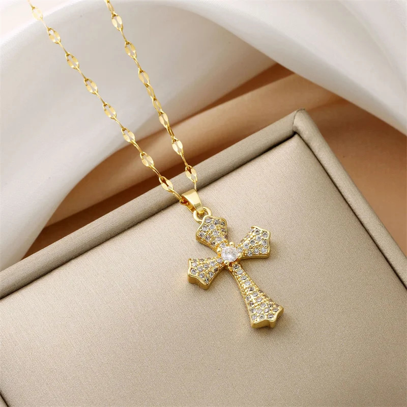 Wus Cross Clavicle Chain Retro Necklace Gift Jewelry Fashion Simple Pendant Holiday Decoration Clothing Accessories 250114