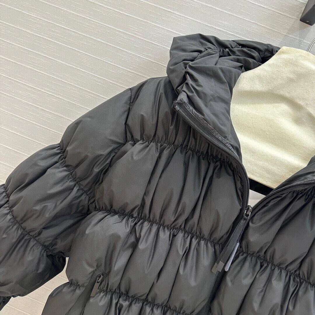 2024 New Fashion Winter Keep Warm 90% White Goose Down Coat Women Hooded Stripes Quilting Loose Bread Style Streetwear Jacket