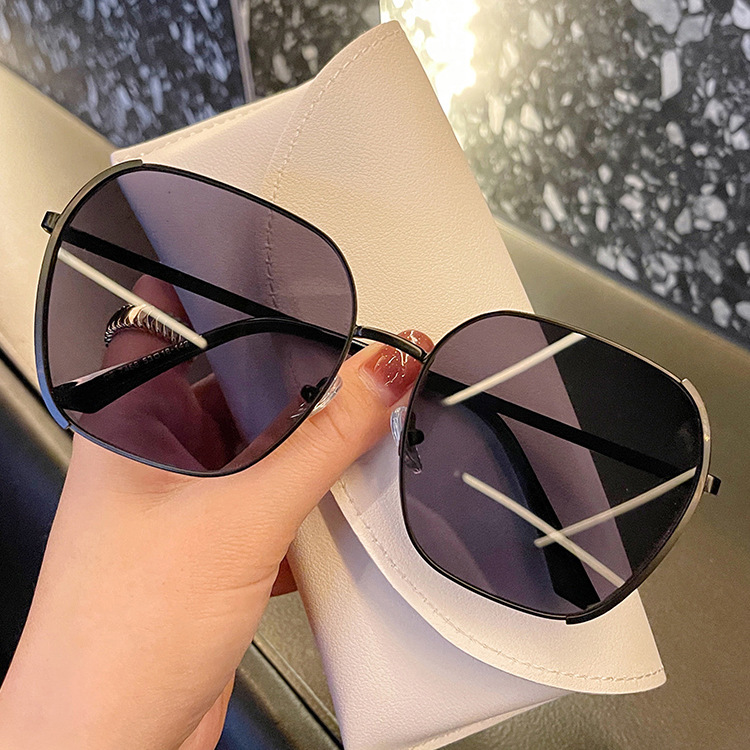 New network red sunglasses for men and women Korean version of square oval sunglasses individuality UV protection glasses