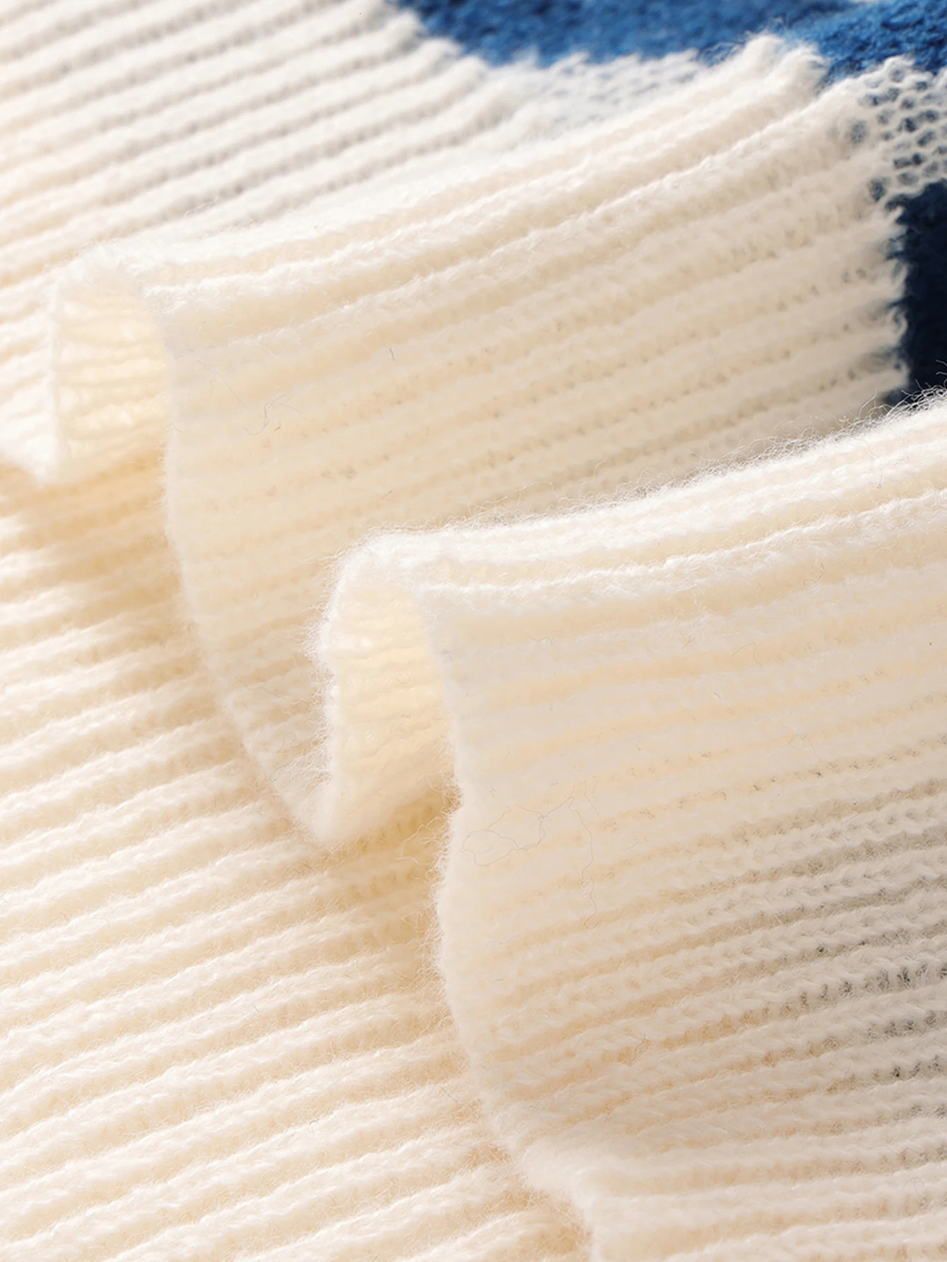 Autumn and Winter Maze Jacquard Pattern Pullover Sweater Casual Round Neck Contrast Color Knitted Mens Pullover 250109