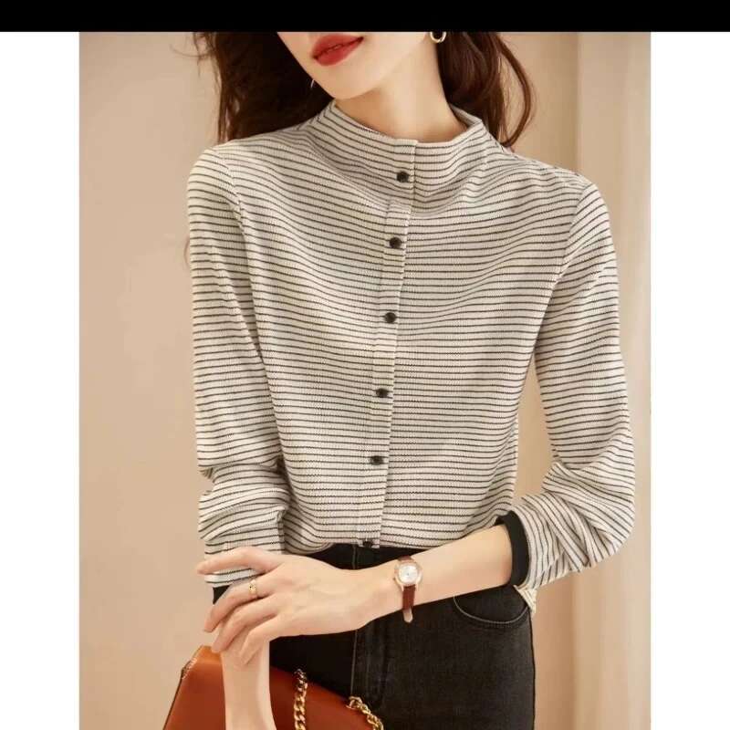 Spring New Round Neck Long Sleeved Fashionable Designer T-shirt For Women's High Street Striped Printed Pullover Elegant Button Chic Top T-shirt