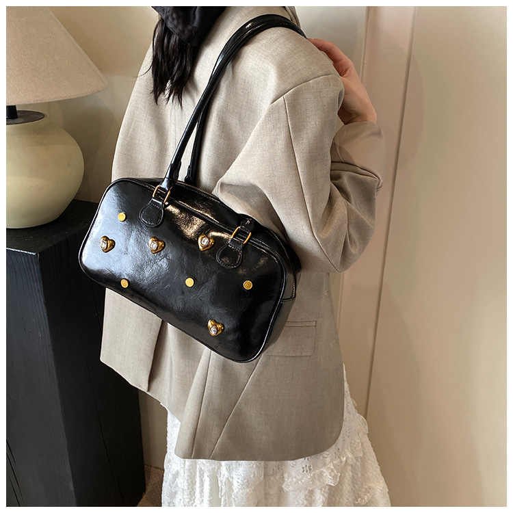 designer Women 2025 new autumn and winter fashion boom simple Boston shoulder bag free shipping