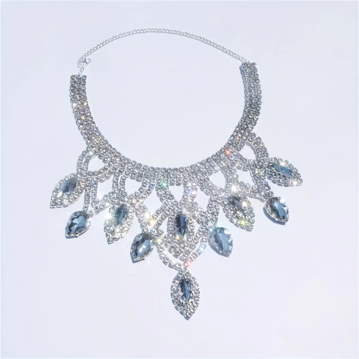 Sexy and shiny rhinestone necklace fashionable and chic bridal wedding party jewelry necklace accessories Versatile 250109