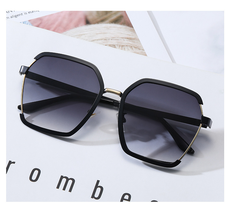 Fashion new glasses trend retro metal half frame sunglasses street shot Europe and the United States female anti-UV wholesale