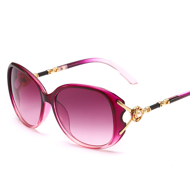 Wholesale new women's fashion sunglasses elegant frame fashionable pearl glass sunglasses 2025