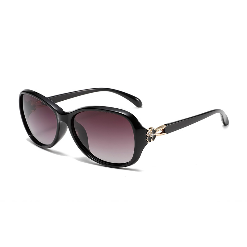 Wholesale new women's fashion sunglasses 5566 elegant frame stylish driving mirror sunglasses with diamond four-leaf clover
