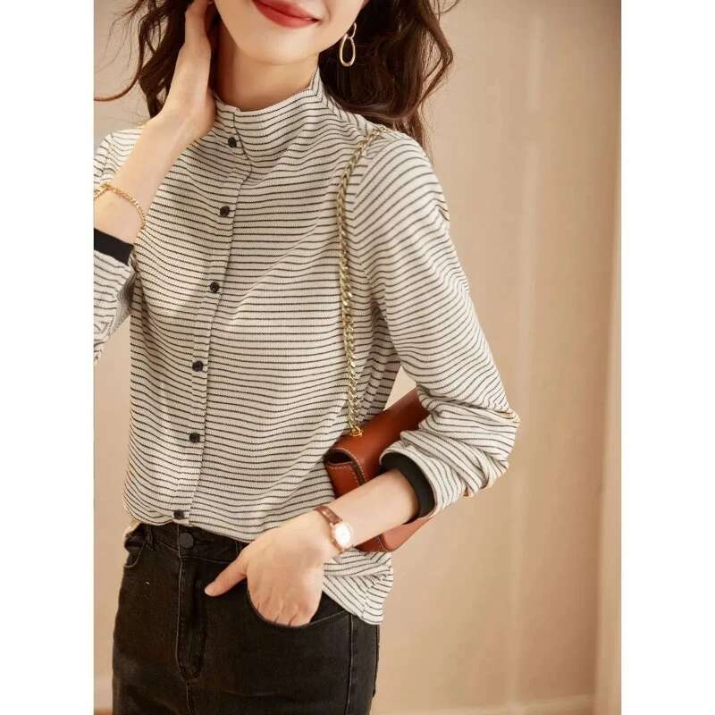 Spring New Round Neck Long Sleeved Fashionable Designer T-shirt For Women's High Street Striped Printed Pullover Elegant Button Chic Top T-shirt