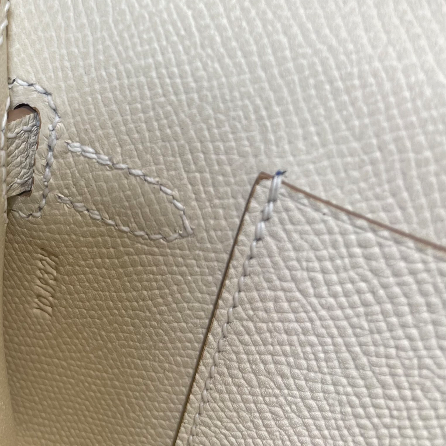 19A Classic Purse Designer To Go wallet Fashion Crossbody Shoulder bag 20cm in Imported Italian leather with plated hardware