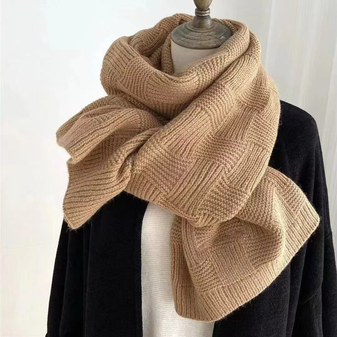 T099 new Korean scarf for women in autumn and winter, knitted, thickened and warm, couples, internet celebrity scarves, students, pure color and versa