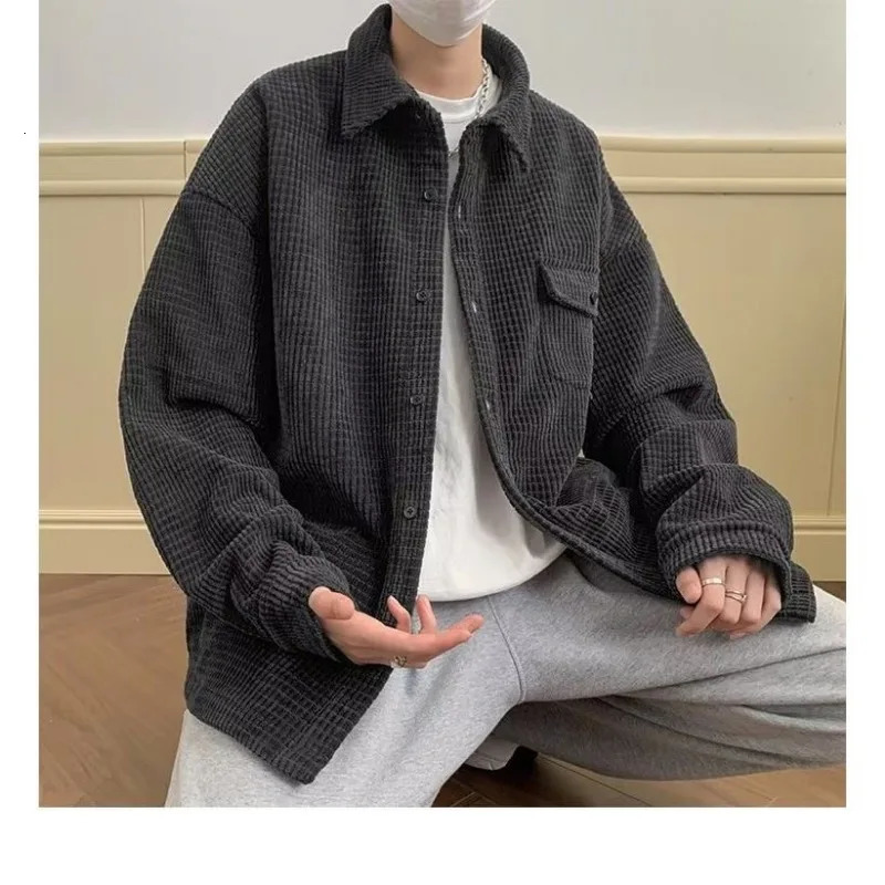 Vintage Corduroy Jakect For Men Autumn Winter Oversize Pokect Windproof Outwear Casual American Men Cargo Shirts 250113