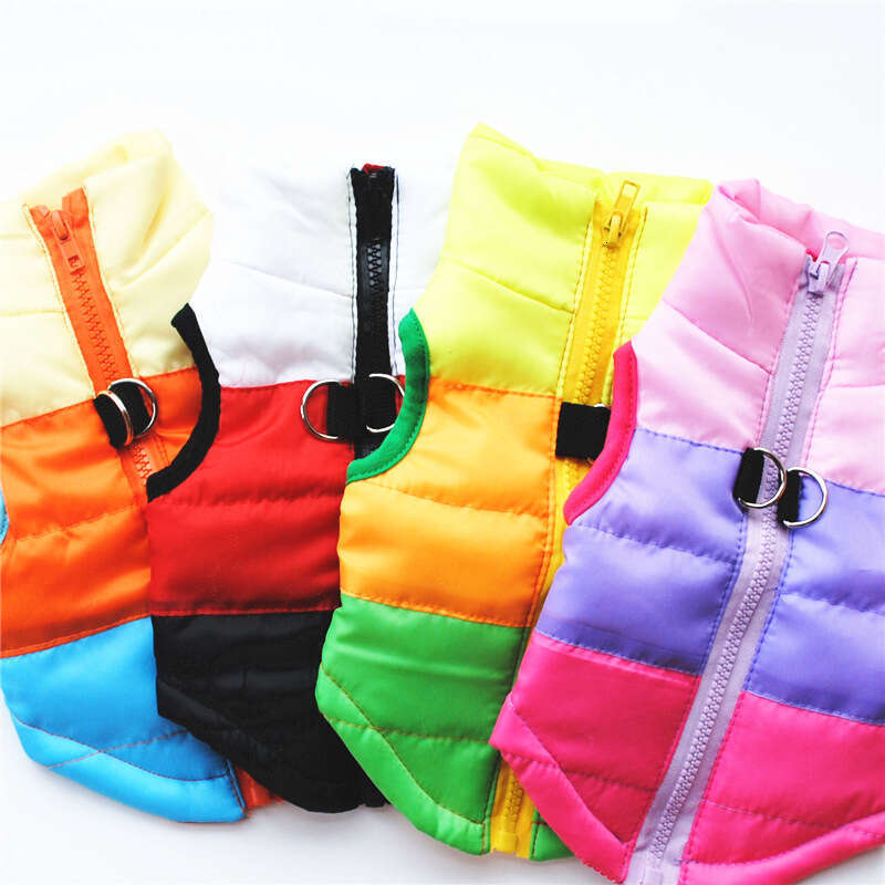 Winter Dog Clothing, Outdoor Cold-Proof and Warm Dog Jacket with Fleece Cotton Lining, Suitable for Outdoor Use with a Leash Attachment