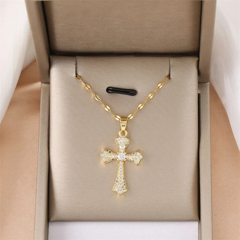 Wus Cross Clavicle Chain Retro Necklace Gift Jewelry Fashion Simple Pendant Holiday Decoration Clothing Accessories 250114
