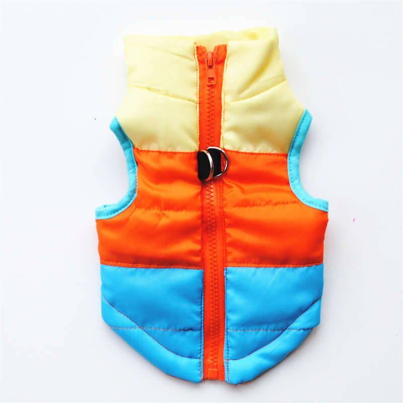 Winter Dog Clothing, Outdoor Cold-Proof and Warm Dog Jacket with Fleece Cotton Lining, Suitable for Outdoor Use with a Leash Attachment