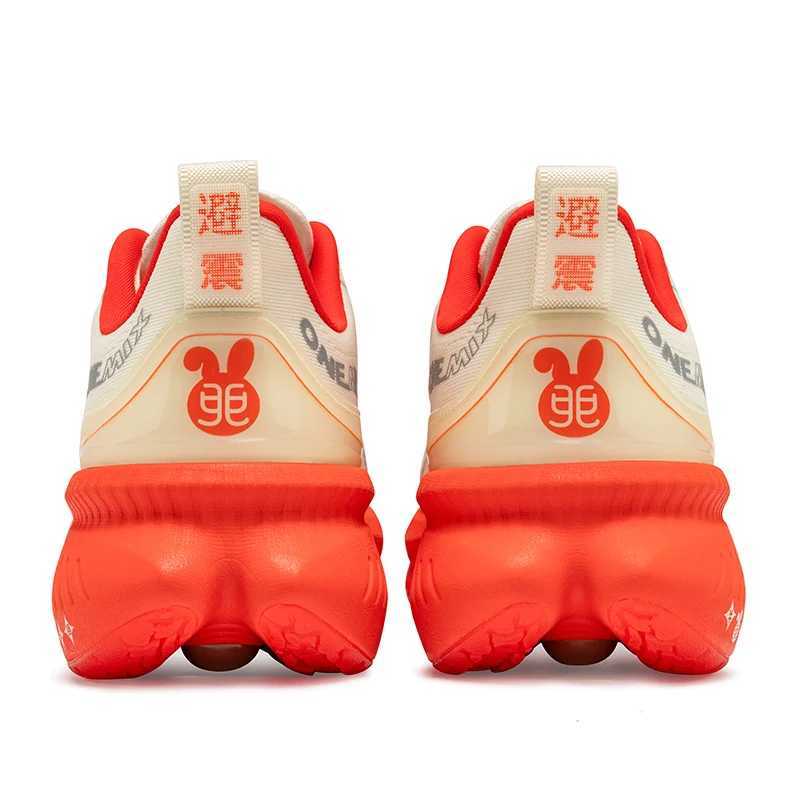 ONEMIX 2024 New Sneakers Buffer Running Shoes Heavyweight Runners Men Non-slip Breathable Lightweight Outdoor Sport Shoes Z250304