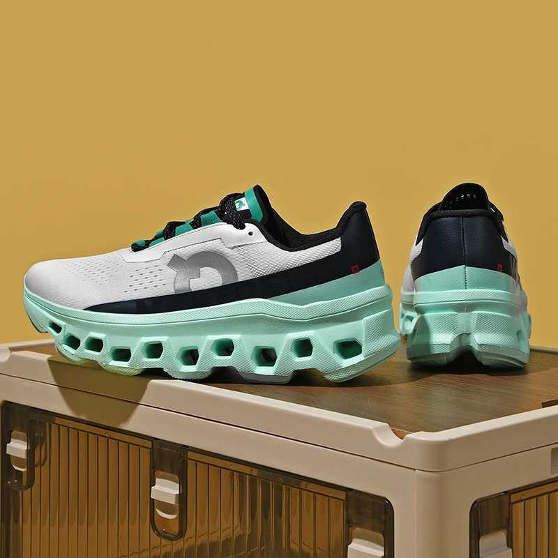 New outdoor sports shoes for men and wen casual fashion Breathable running shoes Breathable couple shoes sizes 36-44 Z250411