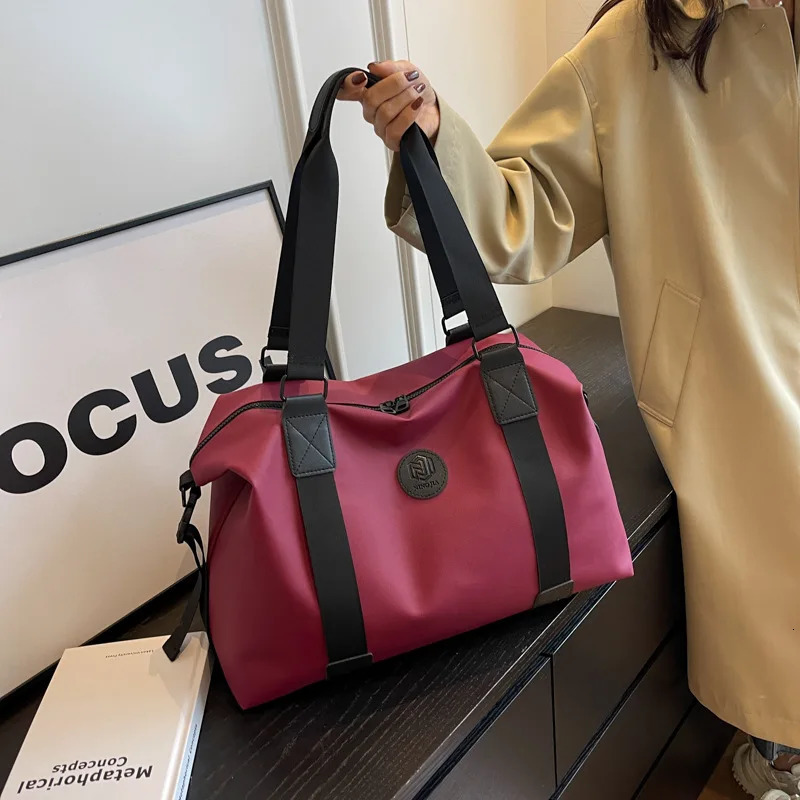 Travel bag Mens and womens tote bag Large capacity travel duffel Yoga exercise Oxford cloth waterproof fitness bag 250110