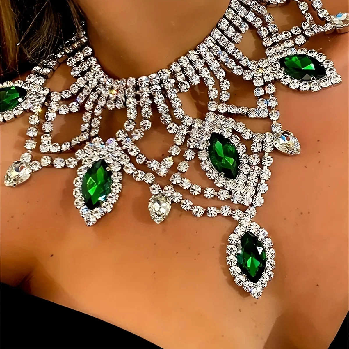 Sexy and shiny rhinestone necklace fashionable and chic bridal wedding party jewelry necklace accessories Versatile 250109