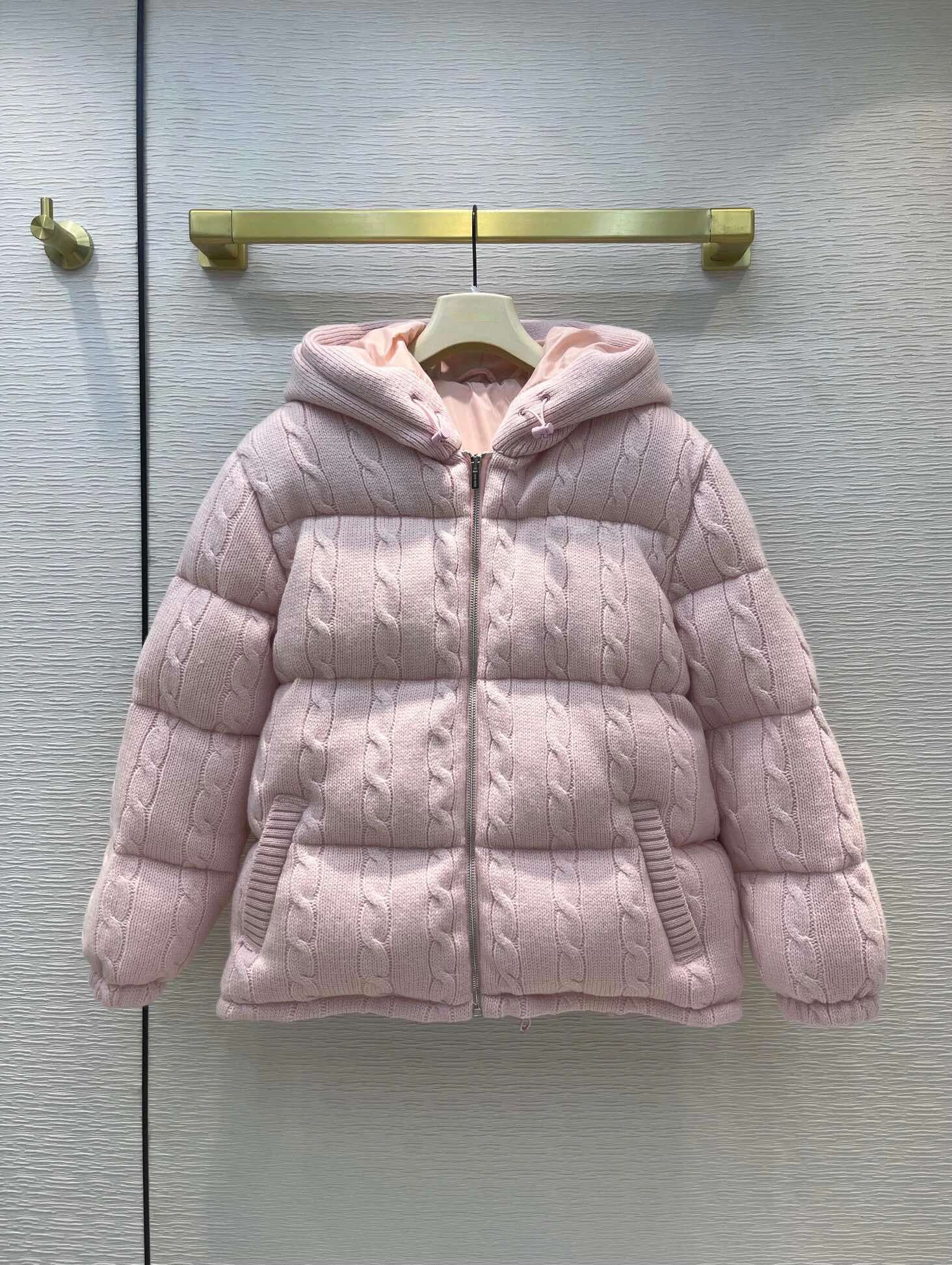 Brand Clothing Women's Knitted Jackets Winter 2022 Wool Ing Hooded Bread Type Design Keep Warm Down Coat 56037