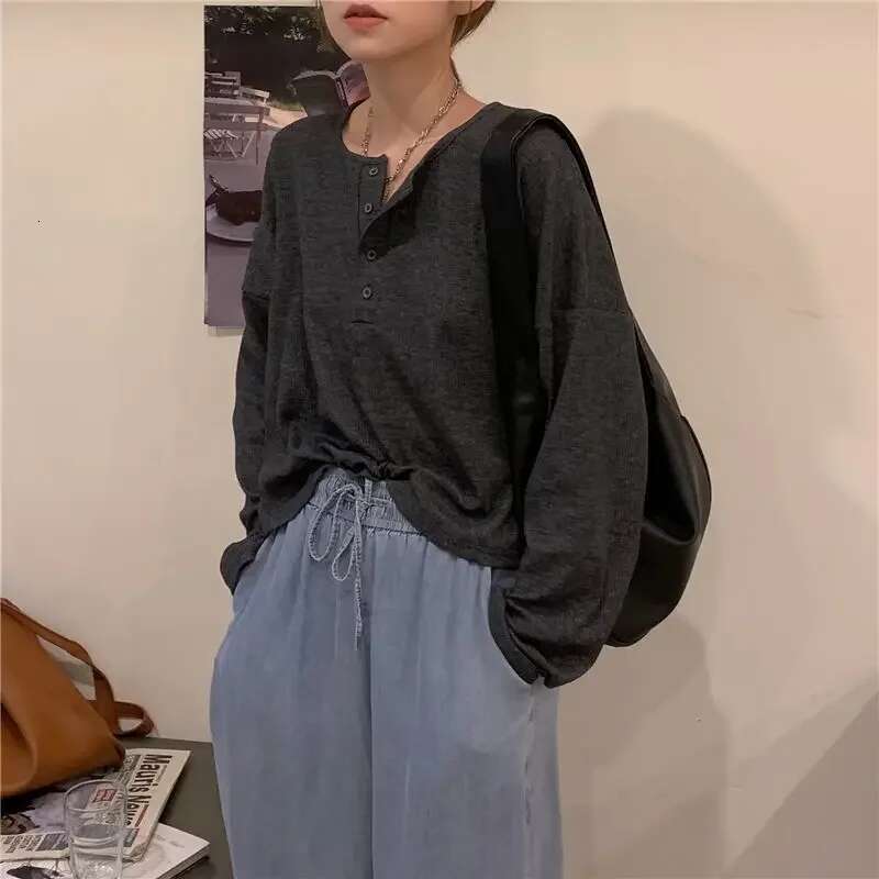 White And Black Knitted Basic T-shirt For Women's Spring And Autumn Casual Round Neck Button Decoration Long Sleeved Designer T-shirt Full Top Wo
