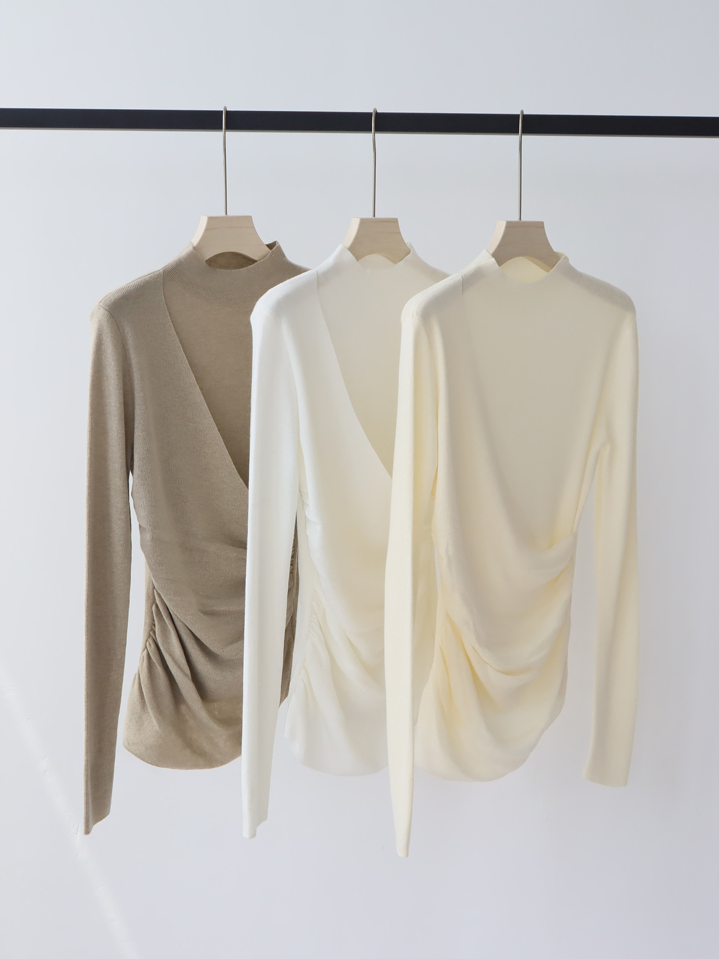 GWT1 Spring and Autumn new fashion short section loose round neck sweater female niche design sense long-sleeved high-waisted thin section of the top 