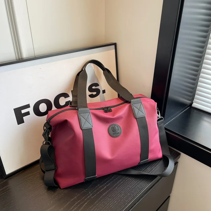 Travel bag Mens and womens tote bag Large capacity travel duffel Yoga exercise Oxford cloth waterproof fitness bag 250110