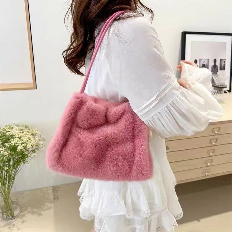 New Designer Plush Crossbody Bag Outdoor Phone Bag Casual Makeup Bag Large Capacity Wallet Card Bag