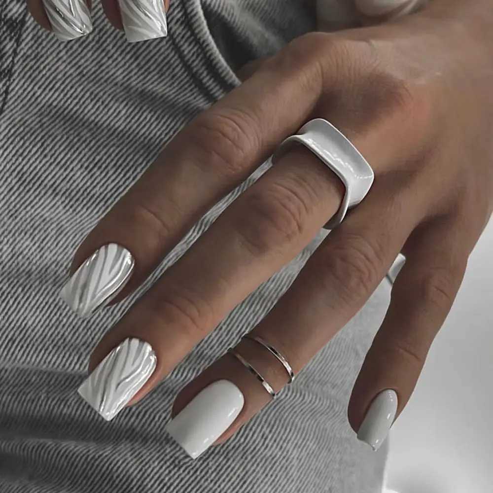 24PCS Short Square False Nails French White Edge Fake Nials Silver Flame Full Cover Press On Nails Detachable Ballerina Nail TipW250120