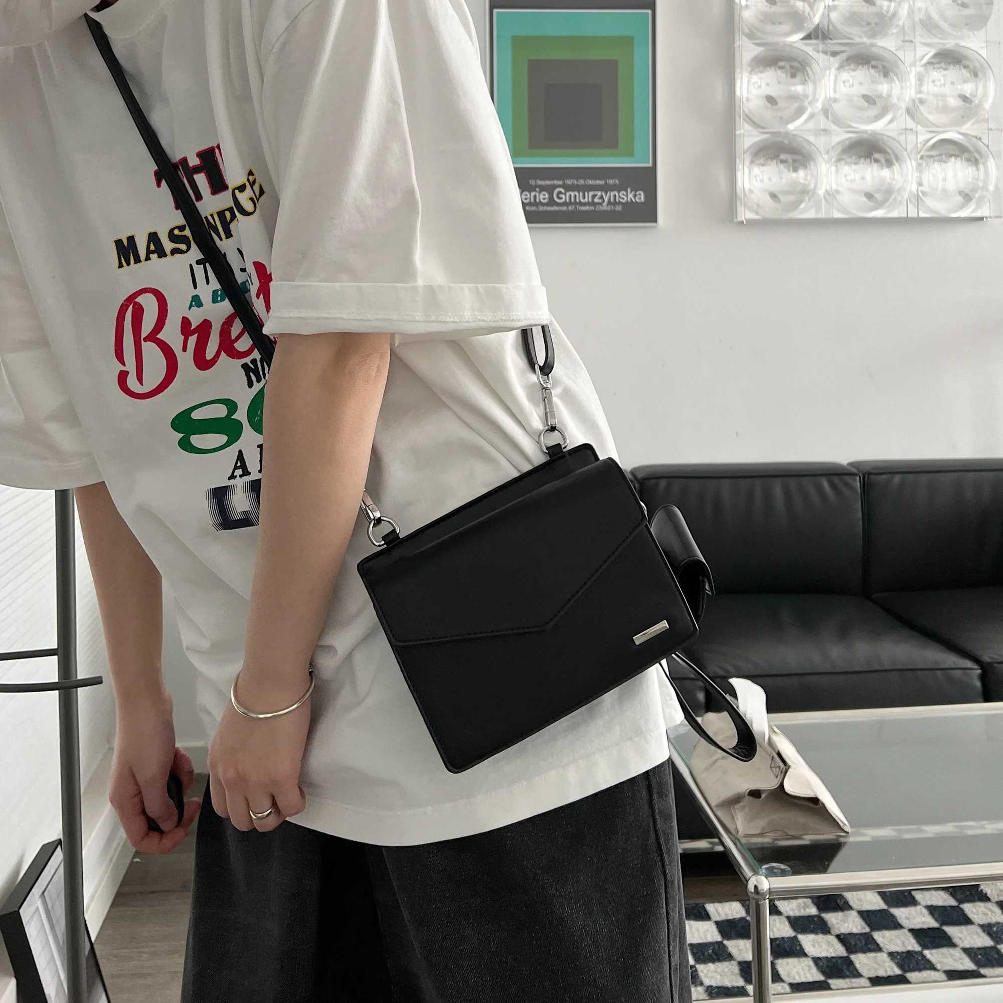 Vintage Man Small Square Bag Solid Black Designer Shoder Bag with Coin Purse 2023 New Leather Flip Messenger Bags box 2pcs Set Z250120