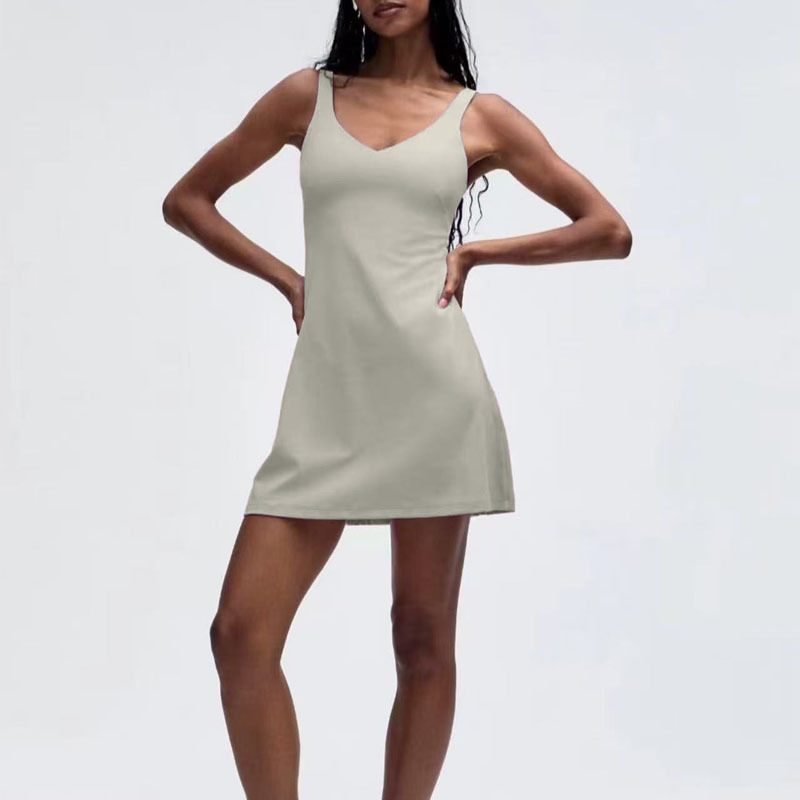European and American women's outdoor sports high-end two-piece dress with chest cushion anti glare elastic and breathable tennis short skirt