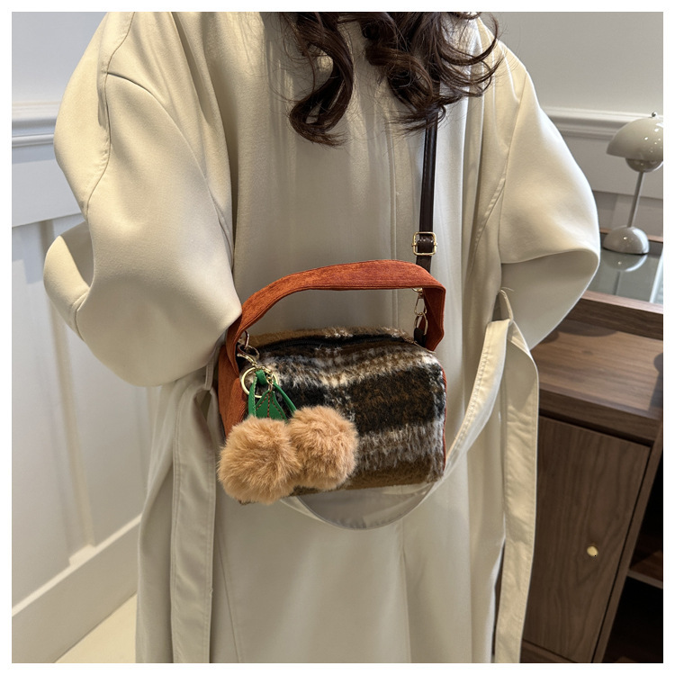 New Trendy Color Blocked Wool Handbag Designer Color Blocked Bowling Bag Wallet Retro Phone Bag Card Bag