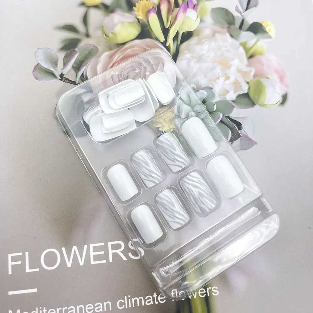 24PCS Short Square False Nails French White Edge Fake Nials Silver Flame Full Cover Press On Nails Detachable Ballerina Nail TipW250120