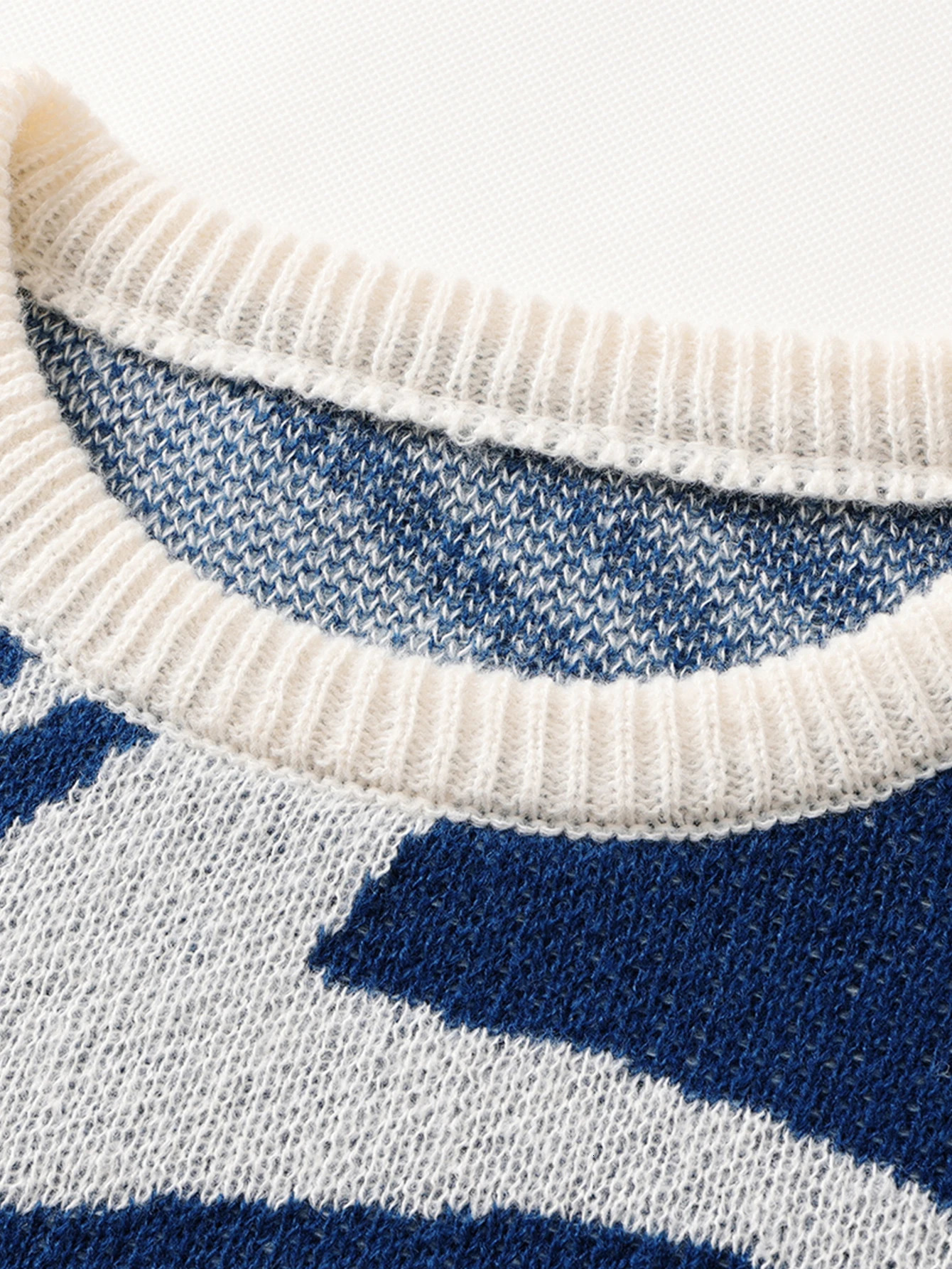 Autumn and Winter Maze Jacquard Pattern Pullover Sweater Casual Round Neck Contrast Color Knitted Mens 250114Z