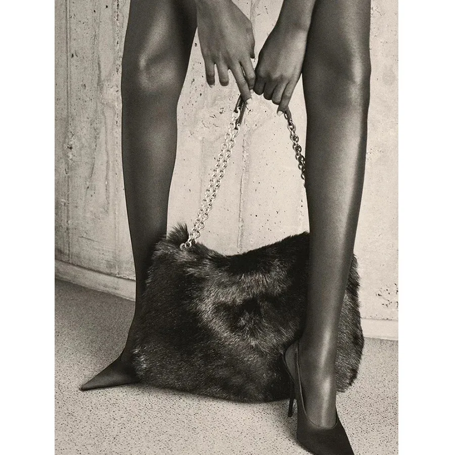Women's Luxury Faux Fur Tote Bag Spacious Shoulder Shopper with Chain Detail for Winter Elegance