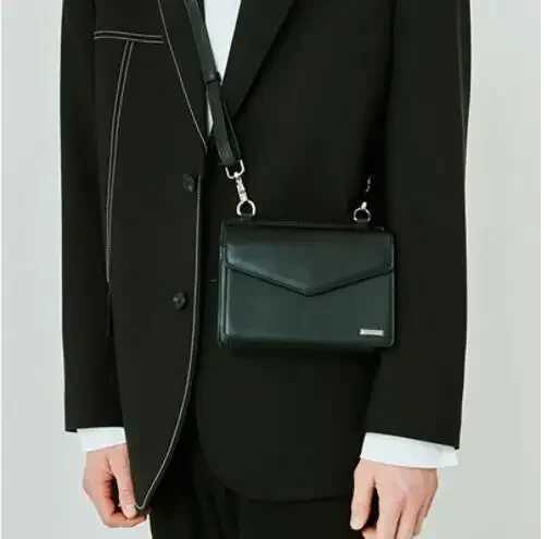 Vintage Man Small Square Bag Solid Black Designer Shoder Bag with Coin Purse 2023 New Leather Flip Messenger Bags box 2pcs Set Z250120