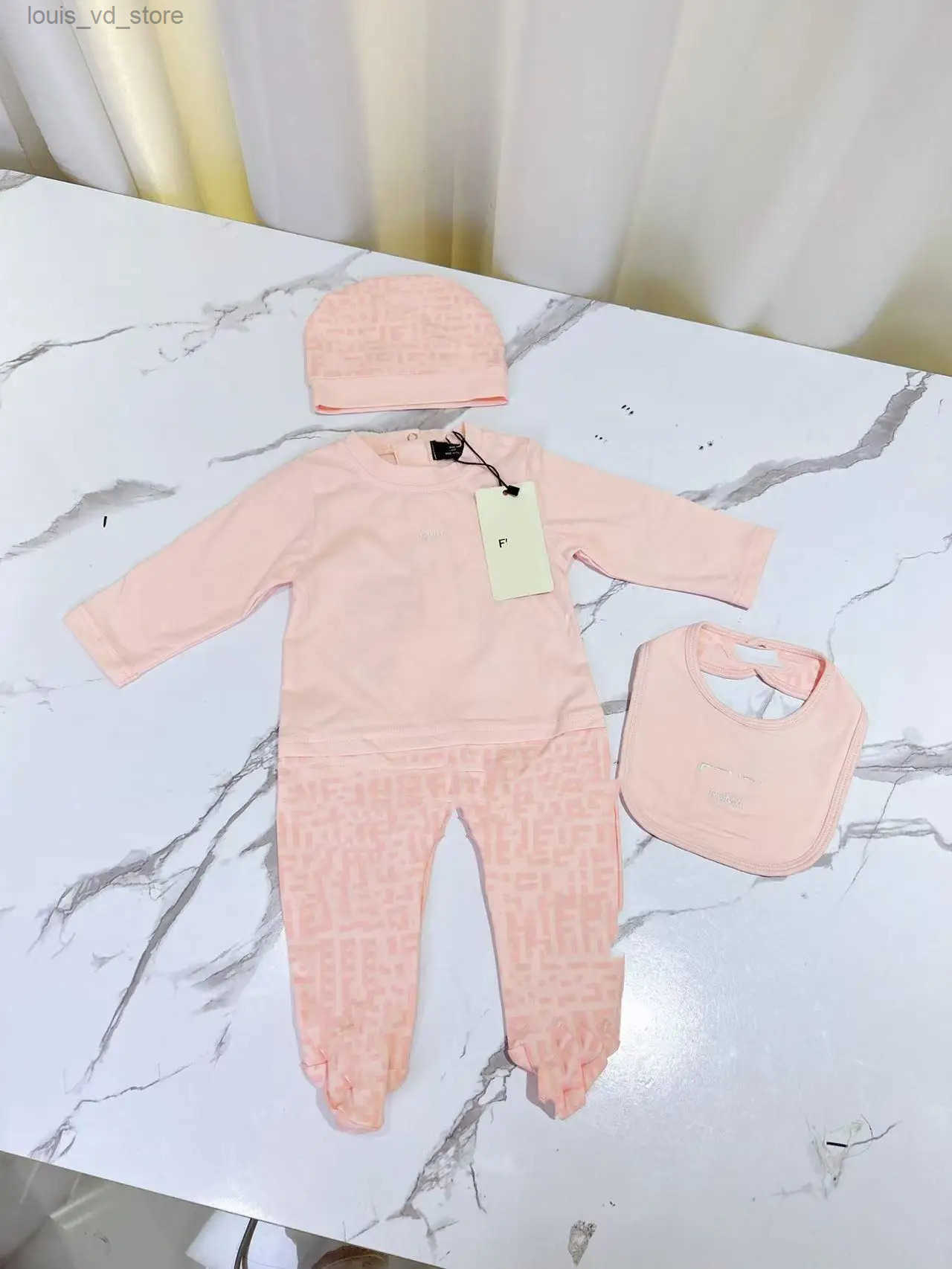 Rompers 24 Years New Mens and Womens Baby Crawling Clothes Comfortable and Soft Export Classy Feet Newborn Pure Cotton Baby Clothes Hats Saliva Y250301