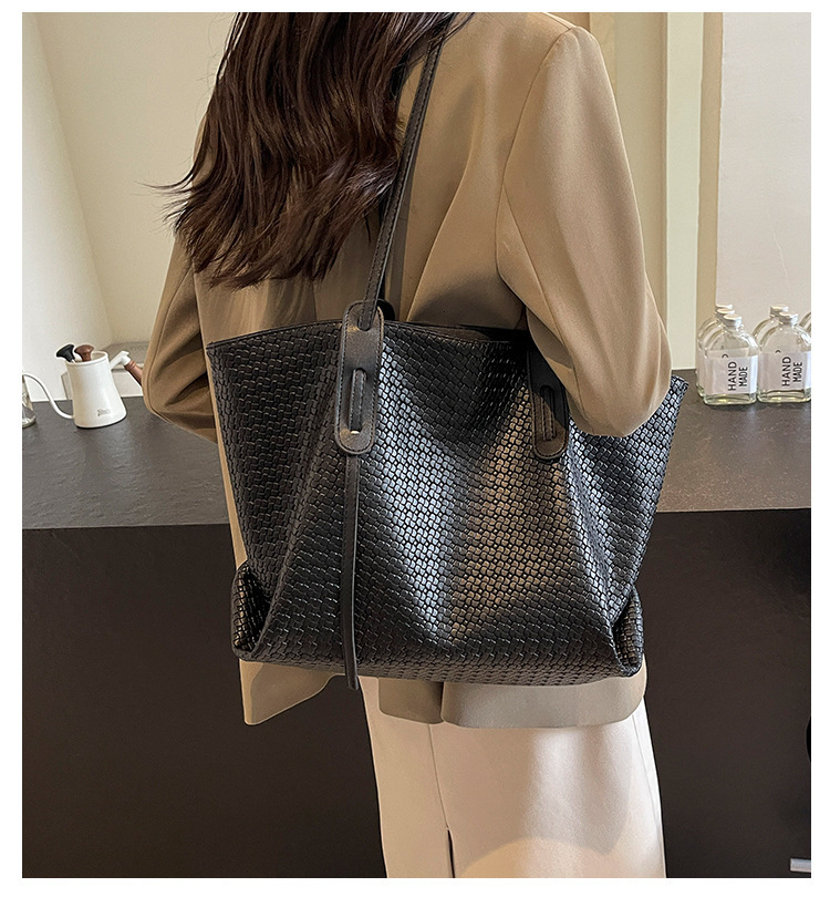 High Quality Designer Solid Color Bag Casual Shoulder Bag Fashionable Handbag Simple Multifunctional Bag, Large Capacity Wallet Card Bag, Commuting Co