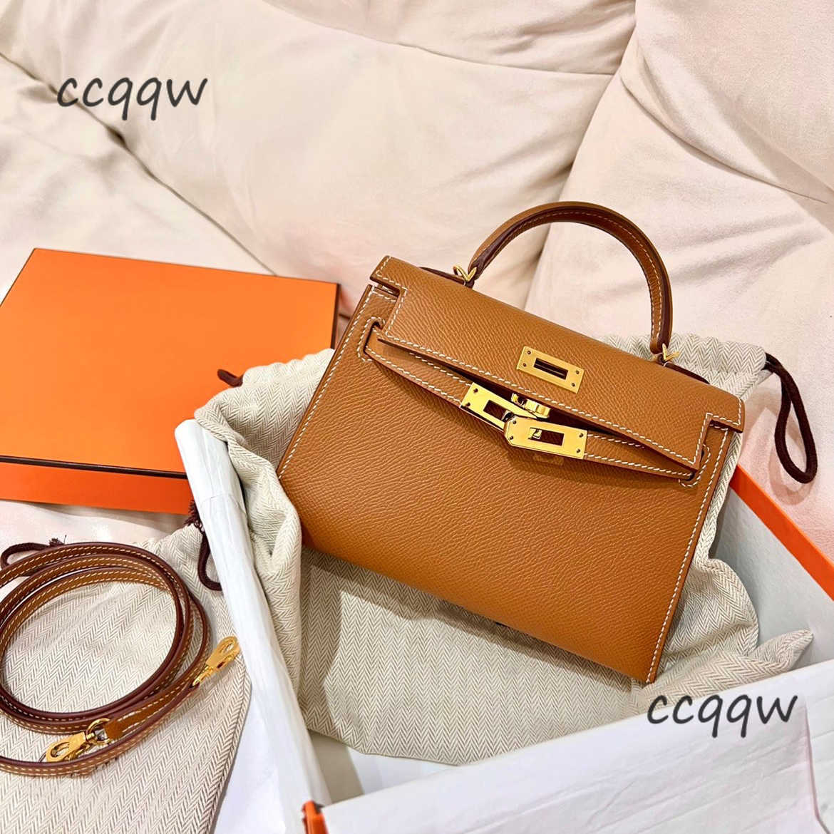 designer mini bag tote bag shoulder bag luxury women purse crossbody bag genuine leather classic handbag with lock and key portable top quality cowhide 19cm 25cm
