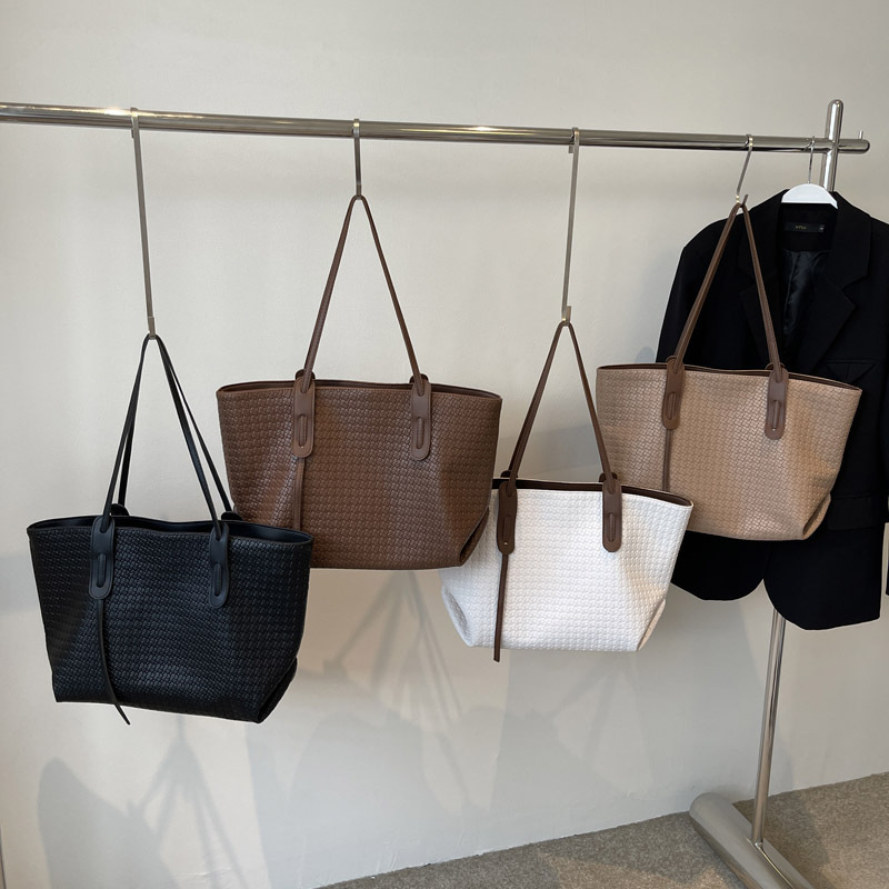 High Quality Designer Solid Color Bag Casual Shoulder Bag Fashionable Handbag Simple Multifunctional Bag, Large Capacity Wallet Card Bag, Commuting Co