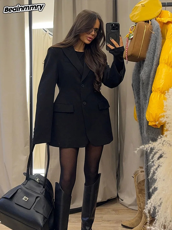 Woman Elegant Slim Fit Lapel Pocket Suit Jacket Fashion Solid Color Single Breasted Long Sleeved Jacket 2025 Chic Ladies Outwear 250109