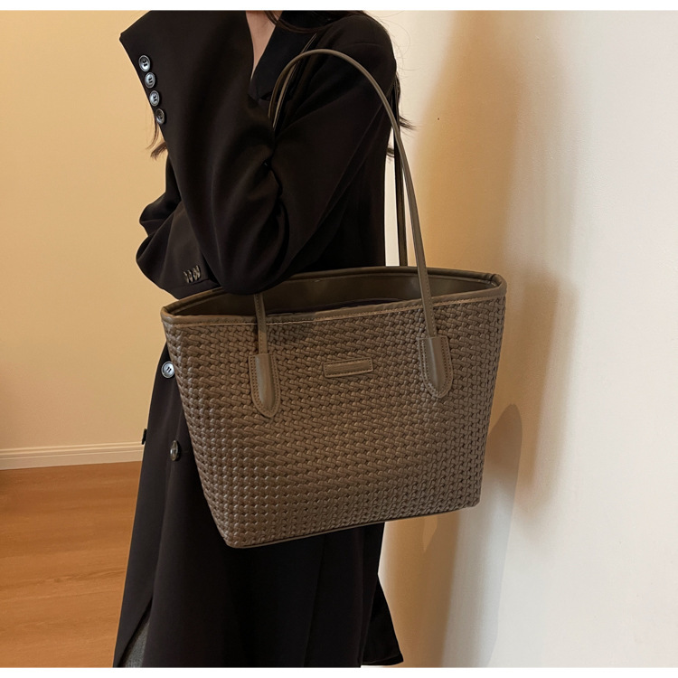 New Designer Minimalist Woven Handbag Large Capacity Computer Bag Casual Multifunctional High-quality Wallet Card Bag Outdoor Tote Bag