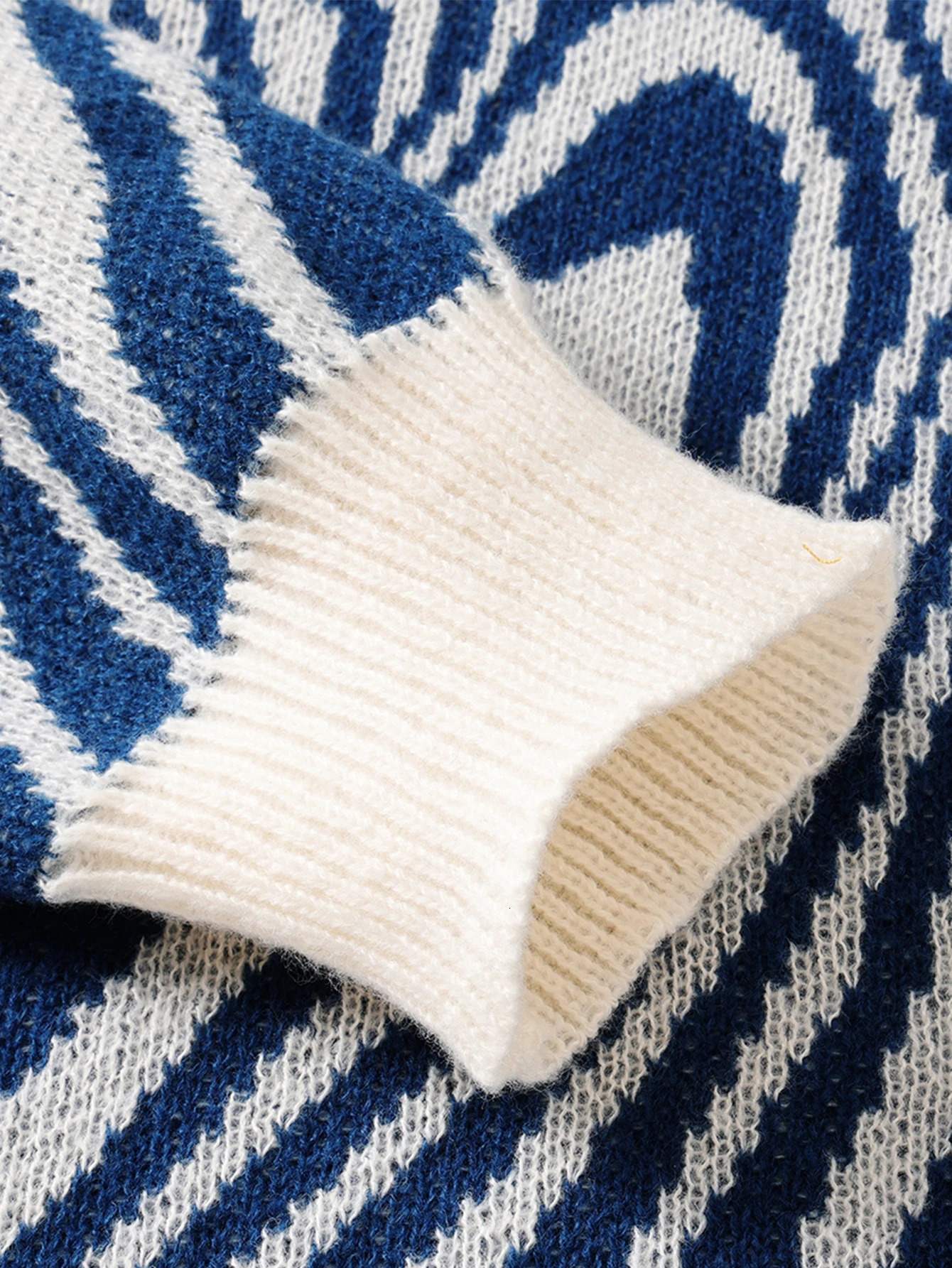 Autumn and Winter Maze Jacquard Pattern Pullover Sweater Casual Round Neck Contrast Color Knitted Mens 250114Z