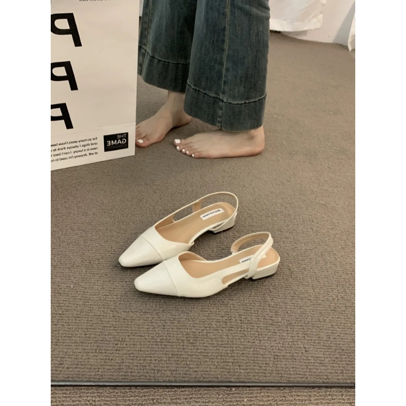 Vintage Meets Contemporary: Stylish Women's Chunky Heels with a Subtle Touch of Classic Flair