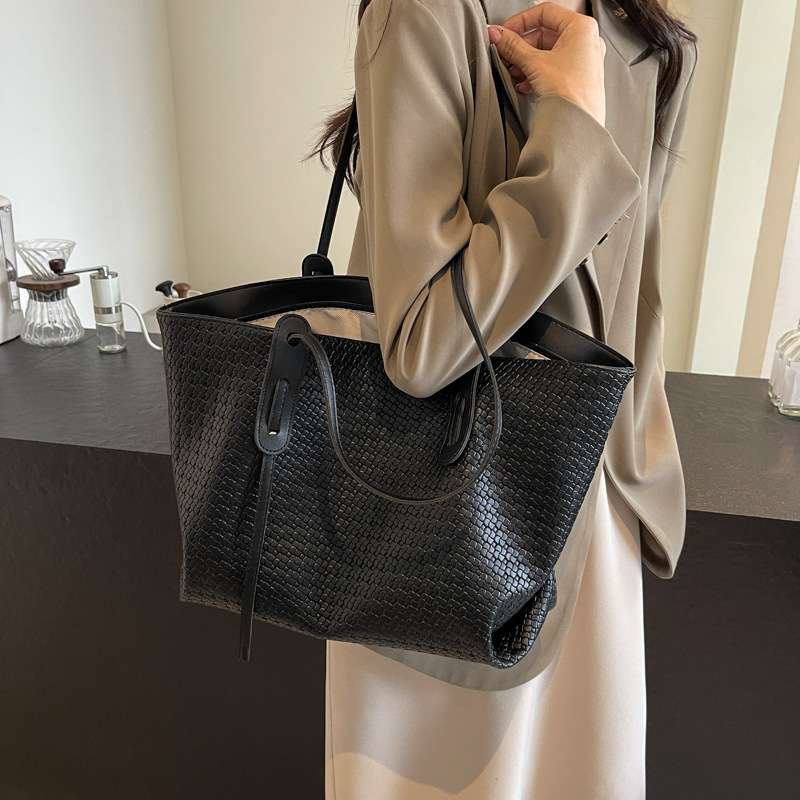 High Quality Designer Solid Color Bag Casual Shoulder Bag Fashionable Handbag Simple Multifunctional Bag, Large Capacity Wallet Card Bag, Commuting Co